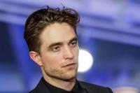  Robert Pattinson Dikabarkan Corona, Syuting Batman Berhenti