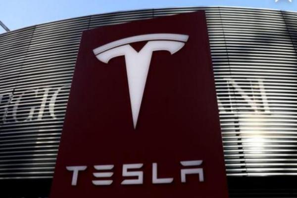 Saham Tesla Inc Laporkan Melonjak Sebanyak 5,6%