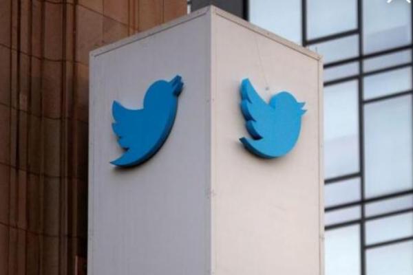 Twitter Tangguhkan Akun Palsu yang Diverifikasi secara Tidak Sengaja