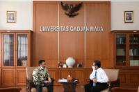 Berkunjung ke UGM, Wakil Ketua MPR Fadel Sampaikan Gagasan Terkait PPHN ke Rektor UGM