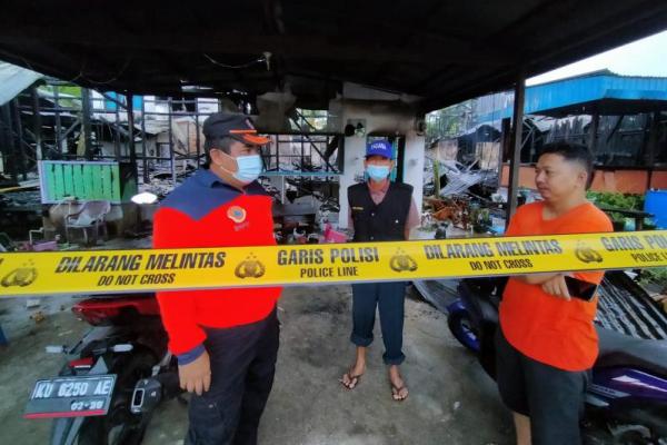 Kalak BPBD Kaltara Semangati Korban Kebakaran Jalan Gelatik