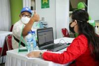 Dukung Vaksinasi di Indonesia, Danone Bagikan Ratusan Ribu Produk AQUA Gratis