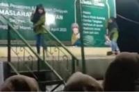 Sedang Berlangsung Kegiatan Imtihan, Viral Seorang Santri Joget Tik-Tok di Atas Panggung