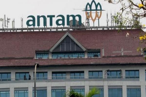 Melesat, Harga Emas Antam jadi Rp940.000 per Gram