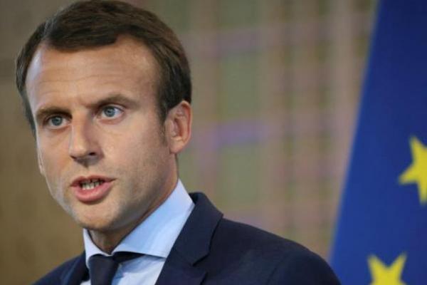 Saat Kunjungan Kerja, Presiden Prancis Emmanuel Macron Ditampar Seseorang