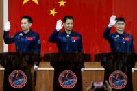 China Kirim Tiga Astronot untuk Misi Berbahaya Kamis Besok