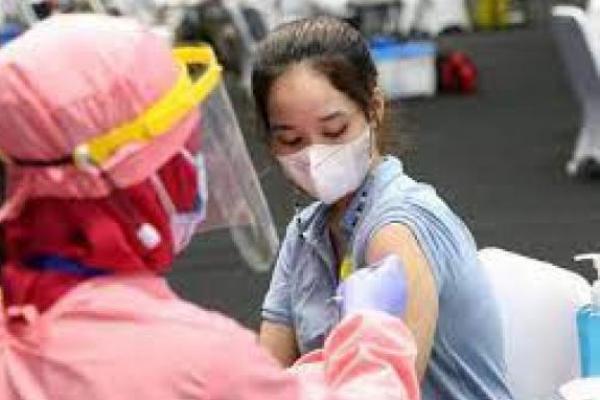 Kimia Farma Siapkan Delapan  Klinik Vaksinasi Berbayar 