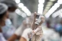 Malaysia akan Beri Booster Vaksin untuk Tenaga Kesehatan dan Lansia