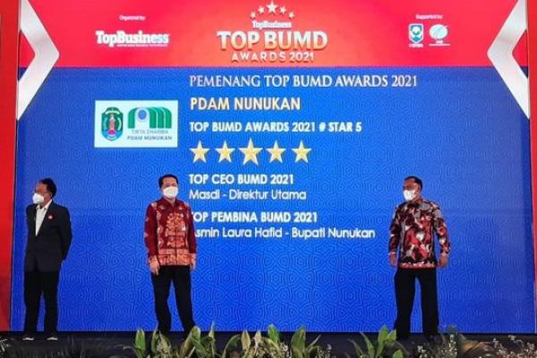 PDAM Raih Penghargaan Top BUMD Awards Bintang 5 