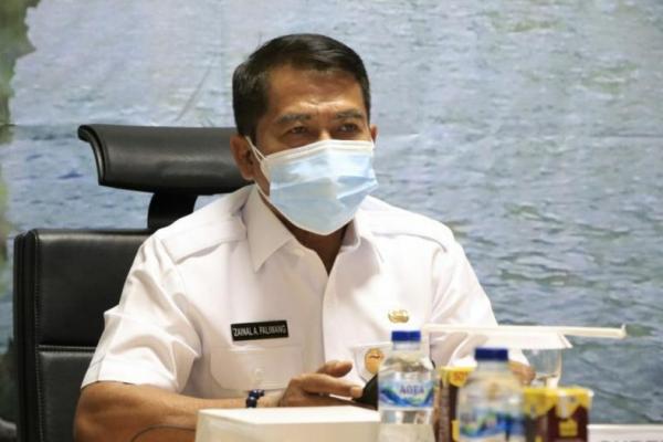Gubernur Kaltara Zainal A. Paliwang Datangi Langsung Lokasi Kapal Peti Kemas yang Kandas