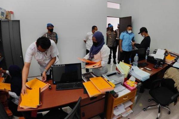 Ditreskrimsus Polda Kaltara Geledah Kantor Satker PJN di Bulungan, Kabid Propam Ikut Mendampingi