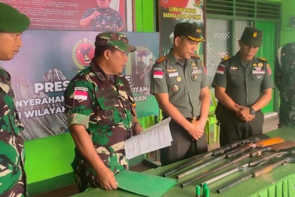 Warga pedalaman serahkan senpi rakitan ke Kodim Nunukan 